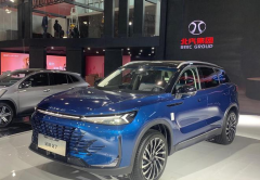 紧凑型SUV新款北京X7 188马力7速双离合变速箱